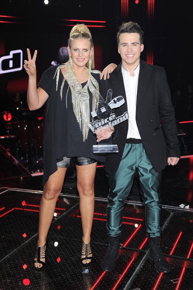Krzysztof Iwaneczko z The Voice dzieli się nagrodą Krzysztof Iwaneczko z The Voice dzieli się nagrodą