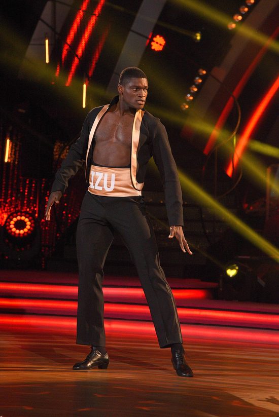 Izu Ugonoh odpadł z Tańca z gwiazdami