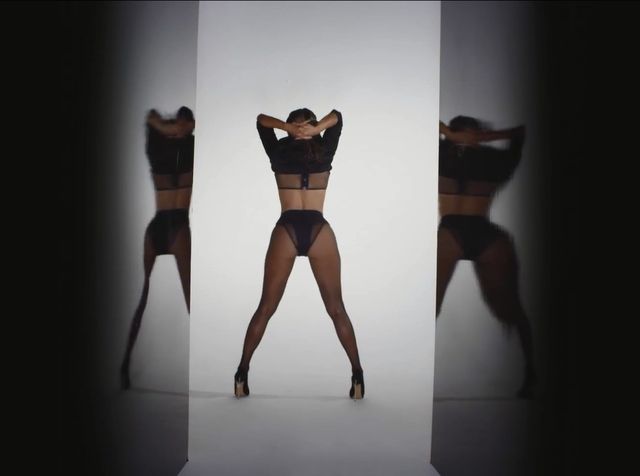 W nowym teledysku Lopez i Azalei jest dużo pup (VIDEO) W nowym teledysku Lopez i Azalei jest dużo pup (VIDEO)