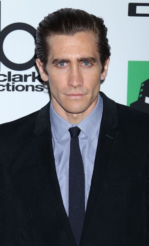 Jake Gyllenhaal - ależ on schudł! (FOTO)