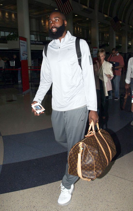 Khloe kardashian spotyka sie z Jamesem Hardenem! Khloe kardashian spotyka sie z Jamesem Hardenem!