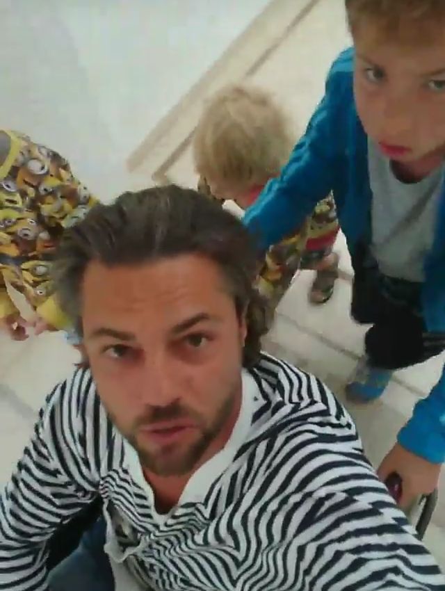 Olivier Janiak na wózku inwalidzkim! No to popływałem…