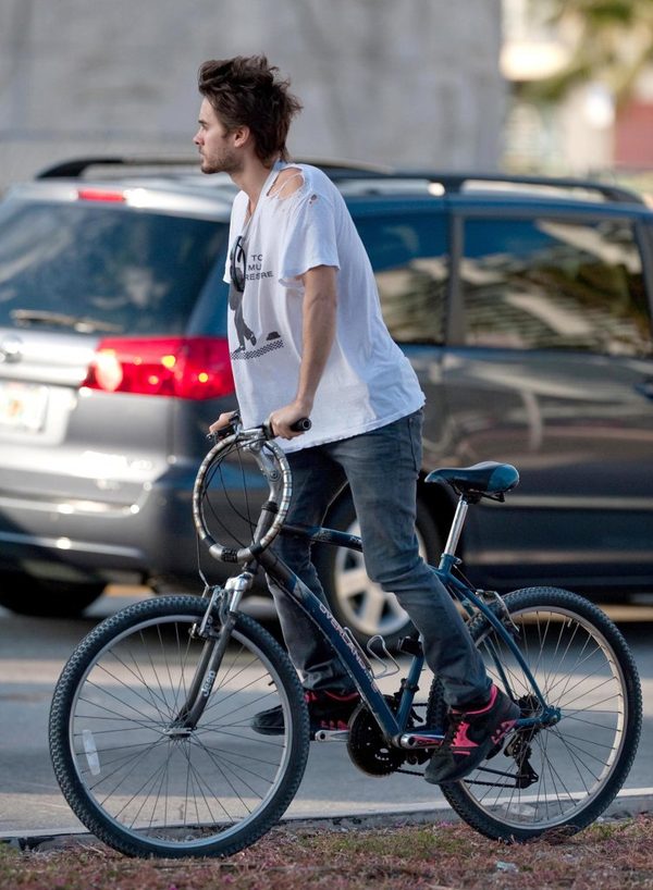 Jared Leto zgolił brodę i obciął włosy (FOTO)