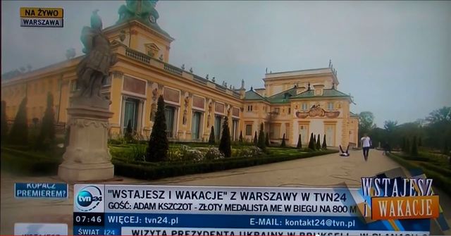 Jarosław Kuźniar zaliczył widowiskowy upadek na wizji (VIDEO Jarosław Kuźniar zaliczył widowiskowy upadek na wizji (VIDEO