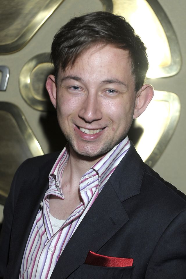 26-letni polski aktor ma problem - traci włosy (ZDJĘCIA)