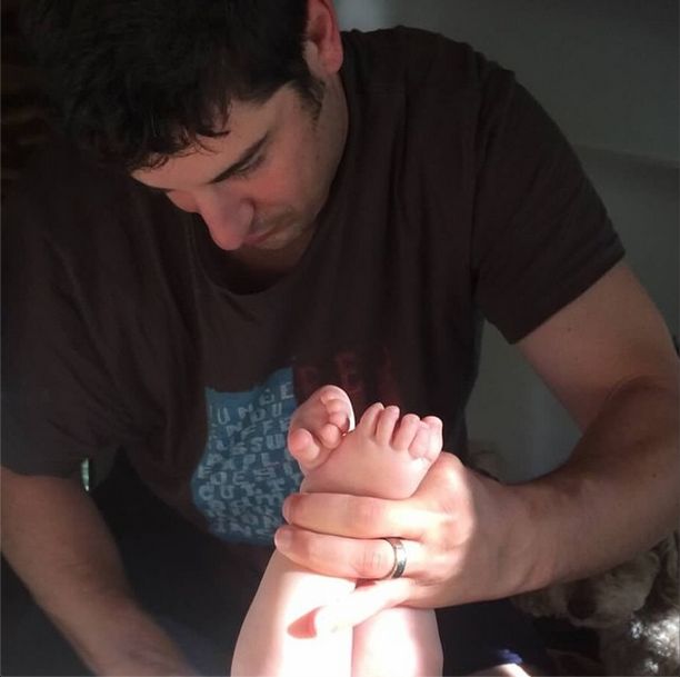 Ta gwiazda chętnie pokazuje, jak karmi piersią (FOTO)