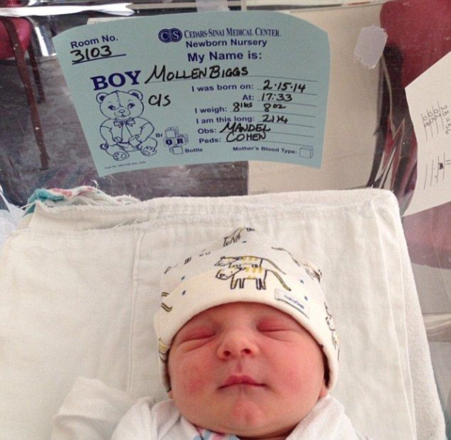 Gwiazdor American Pie pokazał filmik z porodu żony (VIDEO) Gwiazdor American Pie pokazał filmik z porodu żony (VIDEO)