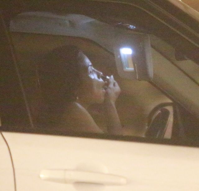 Jenna Dewan robi sobie makijaż w samochodzie - ma nawet zalotkę (ZDJĘCIA)