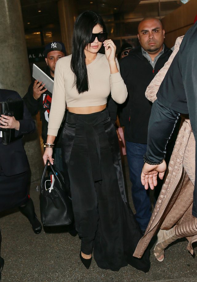 Kendall Jenner i Kylie Jenner wracają z biznesowej podróży