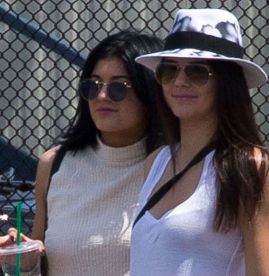 Khloe Kardashian walczy z trądzikiem (FOTO)