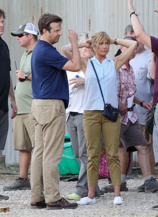 Media śmieją się z pierścionka zaręczynowego Jennifer Anisto Media śmieją się z pierścionka zaręczynowego Jennifer Anisto