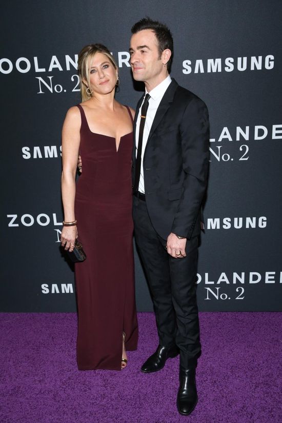 Jennifer Aniston pokazała ciążowy brzuszek? (FOTO)