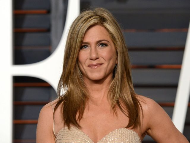 Nie zgadniesz, czym Jennifer Aniston stylizuje włosy