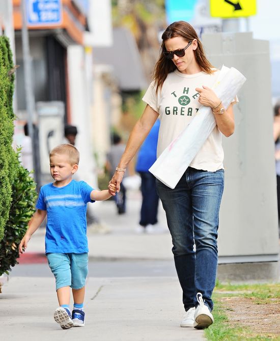 Jenifer Garner jest w CZWARTEJ ciąży? (FOTO) Jenifer Garner jest w CZWARTEJ ciąży? (FOTO)