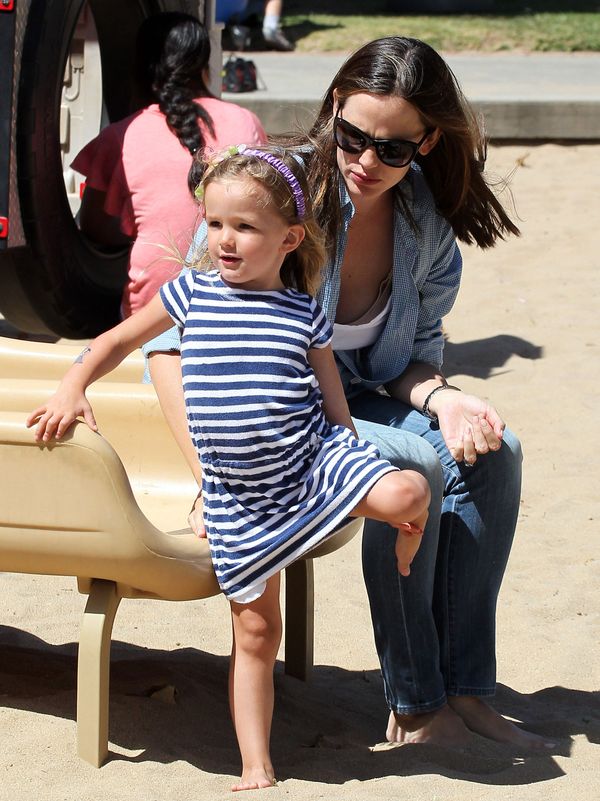 Jennifer Garner z córką Seraphiną w parku (FOTO)