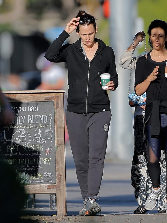 Jennifer Garner machnęła ręką na swój wygląd? (FOTO)