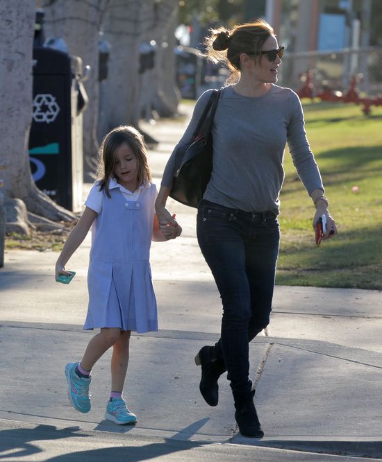 Nie uwierzycie, czego Jennifer Garner zabrania córkom