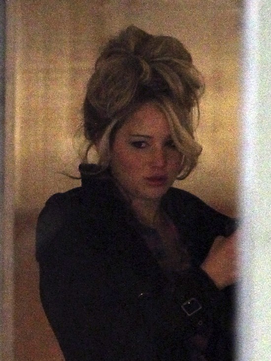 Jennifer Lawrence wygląda jak seksbomba z lat 70. (FOTO) Jennifer Lawrence wygląda jak seksbomba z lat 70. (FOTO)