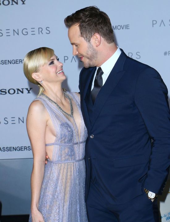 Wystarczyło kilka wyjść z JLaw i Chris Pratt nie opuszcza domu bez żony