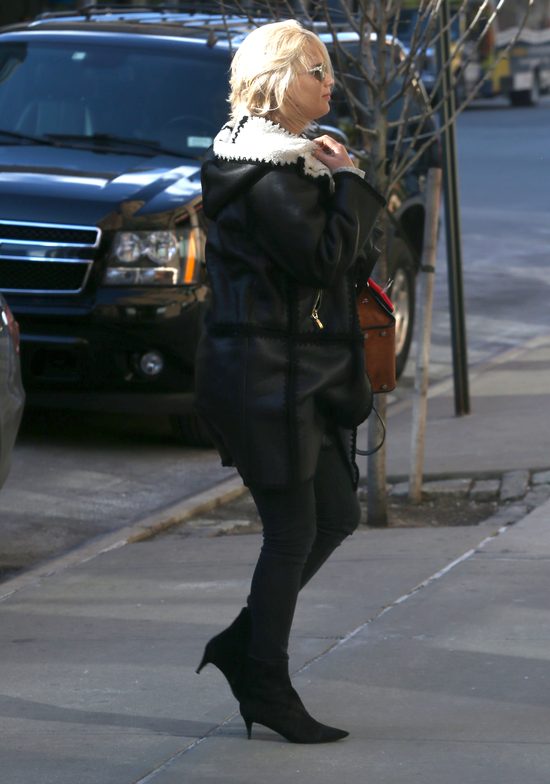 Jennifer Lawrence jak Angelina Jolie Jennifer Lawrence jak Angelina Jolie