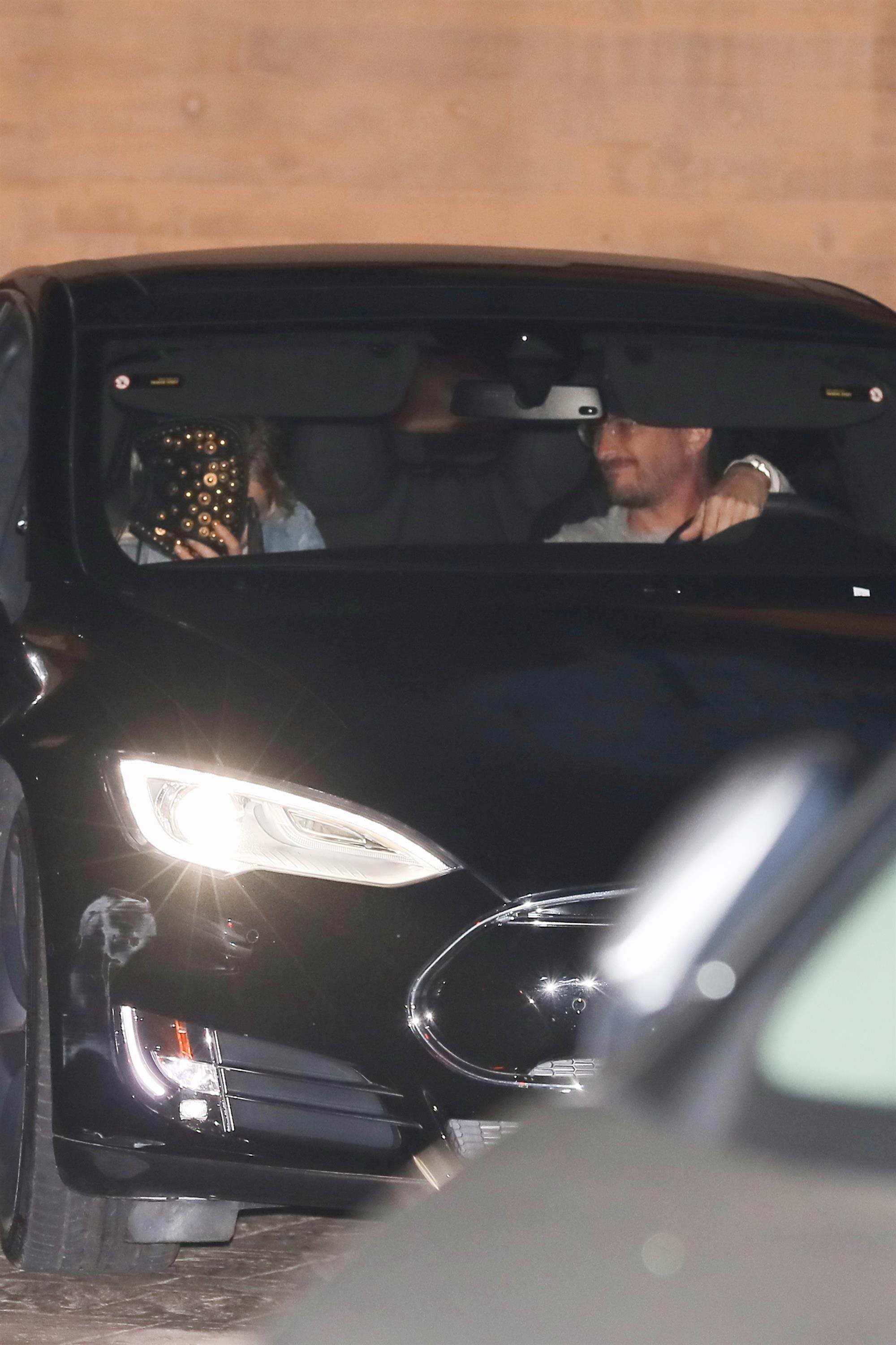 Tak bardzo wstydzi się randek ze swoim chłopakiem? (ZDJĘCIA) Tak bardzo wstydzi się randek ze swoim chłopakiem? (ZDJĘCIA)