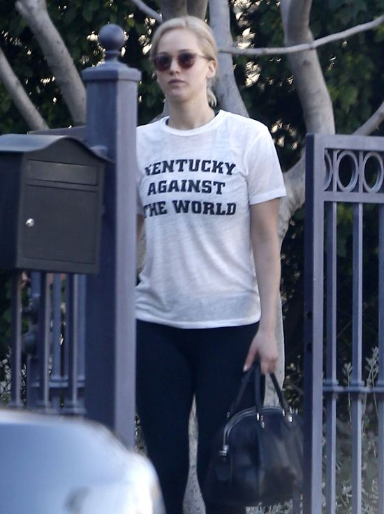 Jennifer Lawrence poza ścianką NIE wygląda jak gwiazda FOTO