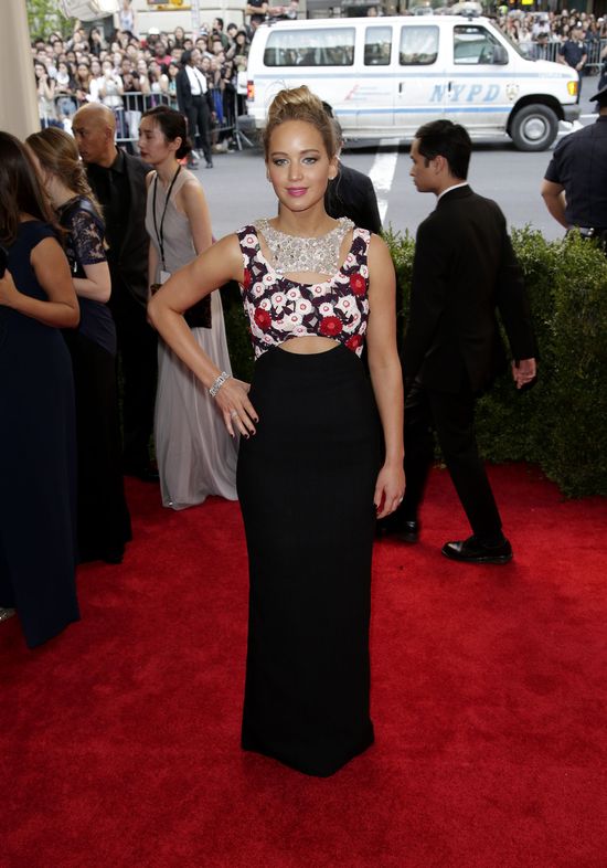 Co się stało z Jennifer Lawrence na MET Gala?