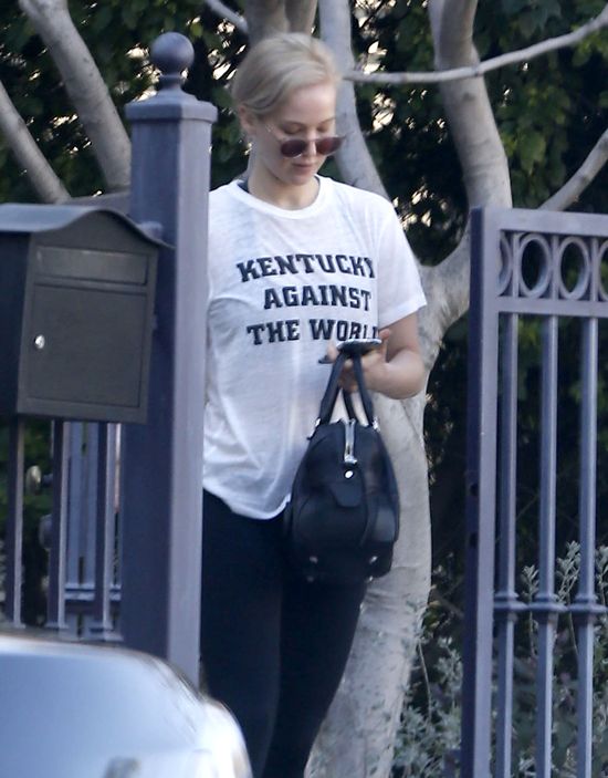 Jennifer Lawrence poza ścianką NIE wygląda jak gwiazda FOTO Jennifer Lawrence poza ścianką NIE wygląda jak gwiazda FOTO