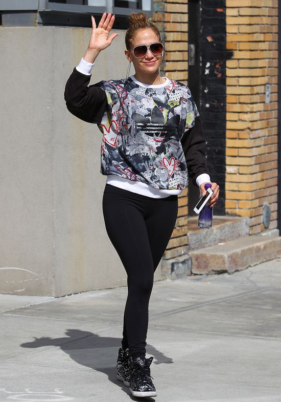 Jennifer Lopez pokazała swoje niezawodne wabiki (FOTO) Jennifer Lopez pokazała swoje niezawodne wabiki (FOTO)