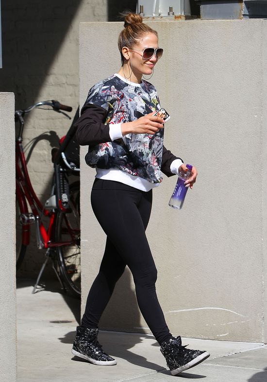 Jennifer Lopez pokazała swoje niezawodne wabiki (FOTO) Jennifer Lopez pokazała swoje niezawodne wabiki (FOTO)