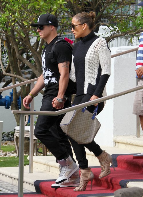 Jennifer Lopez - po basenie jest LANS (FOTO)