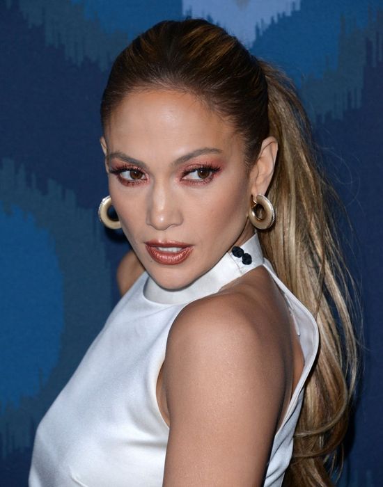 Makijaż w kolorze miedzianej spódnicy - hit czy kit? (FOTO) Makijaż w kolorze miedzianej spódnicy - hit czy kit? (FOTO)