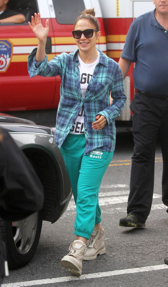 Gdy Jennifer Lopez schodzi z czerwonego dywanu (FOTO)