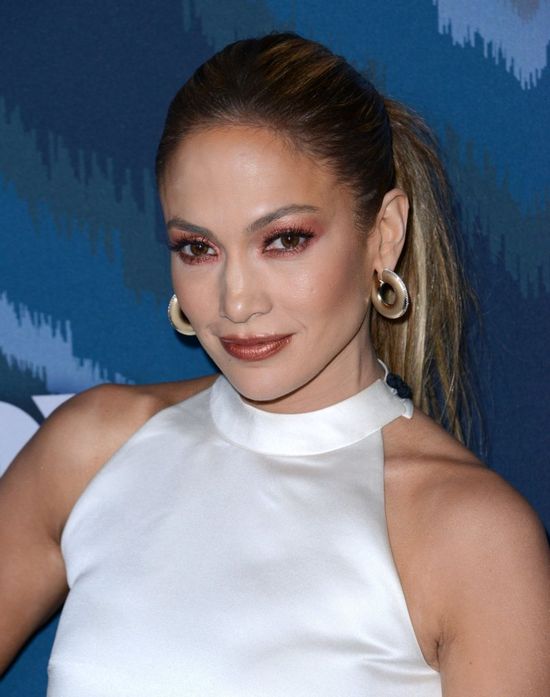 Makijaż w kolorze miedzianej spódnicy - hit czy kit? (FOTO) Makijaż w kolorze miedzianej spódnicy - hit czy kit? (FOTO)