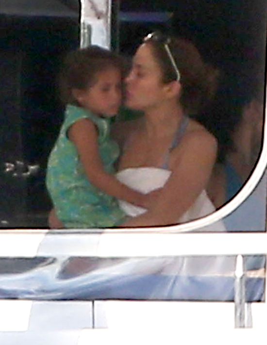 Jennifer Lopez na jachcie z rodziną (FOTO) Jennifer Lopez na jachcie z rodziną (FOTO)