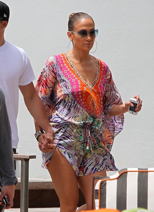 Jennifer Lopez - po basenie jest LANS (FOTO)