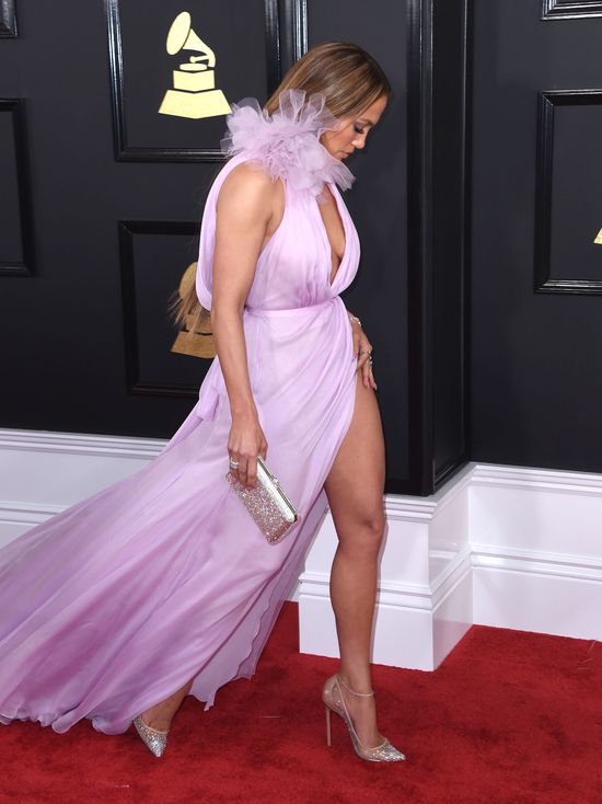 Jennifer Lopez pokazała, że liliowy jest jej kolorem Jennifer Lopez pokazała, że liliowy jest jej kolorem