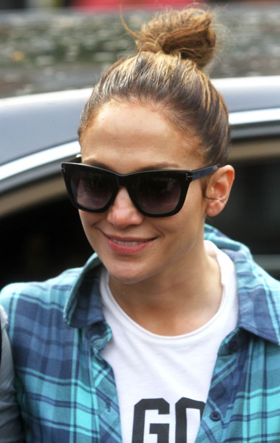 Gdy Jennifer Lopez schodzi z czerwonego dywanu (FOTO)