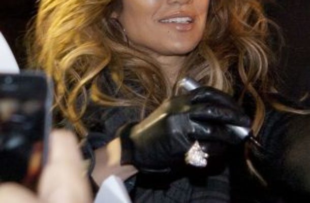 Jennifer Lopez w Harper’s Bazaar (FOTO)