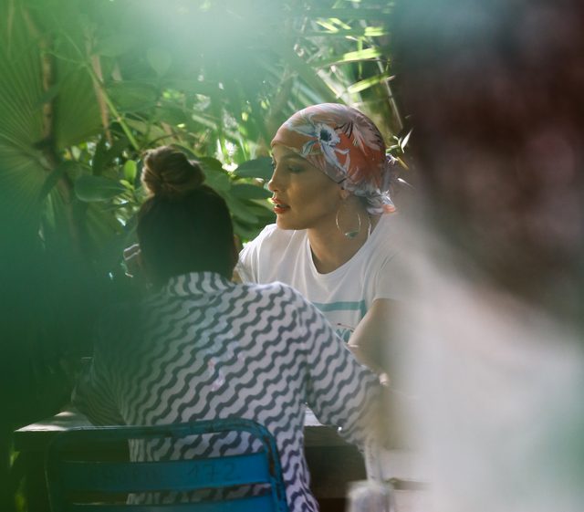 Jennifer Lopez na plaży jak na imprezie (FOTO)