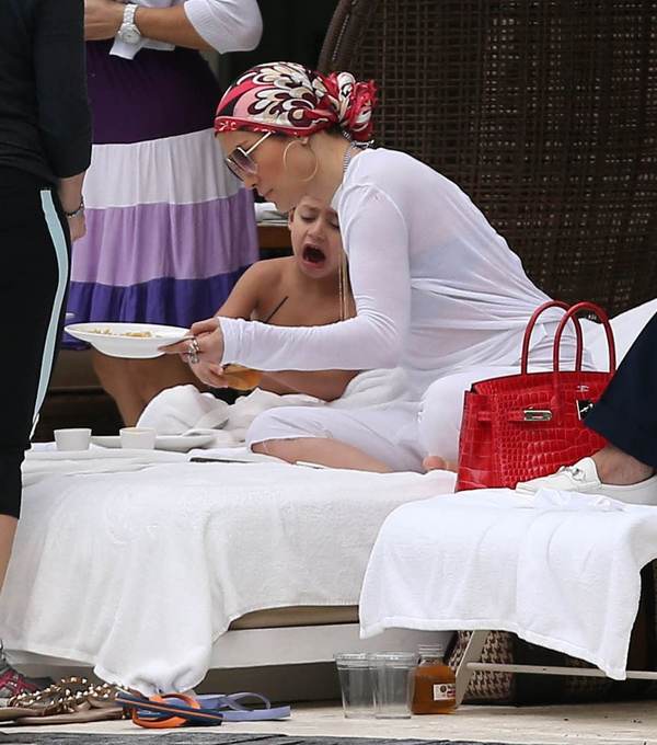 Jennifer Lopez opowiada o swoich zwyczajach z dziećmi Jennifer Lopez opowiada o swoich zwyczajach z dziećmi