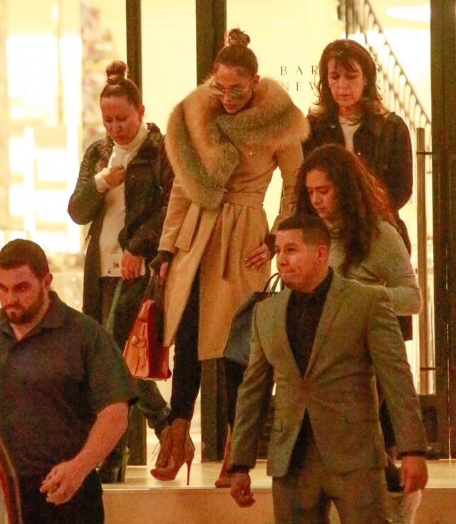 Kiedy Ty stoisz w kolejce po śledzie... (FOTO) Kiedy Ty stoisz w kolejce po śledzie... (FOTO)