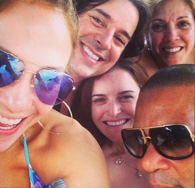 Jennnifer Lopez pokazała serię zdjęć bez makijażu (FOTO)