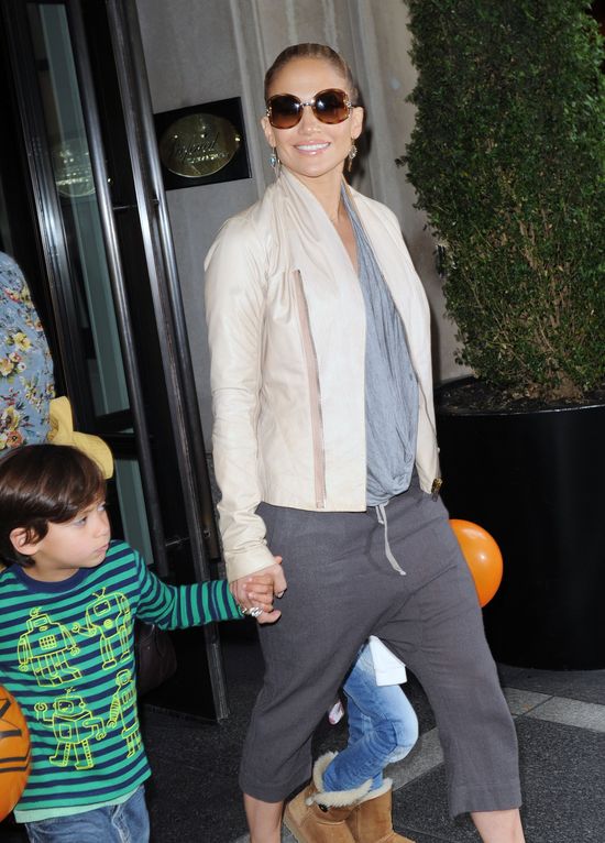 Jennifer Lopez ścięła długie włosy synka (FOTO)