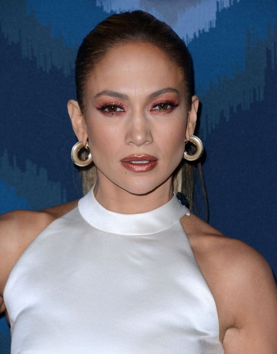Jennifer Lopez pokazała się bez makijażu (FOTO) Jennifer Lopez pokazała się bez makijażu (FOTO)