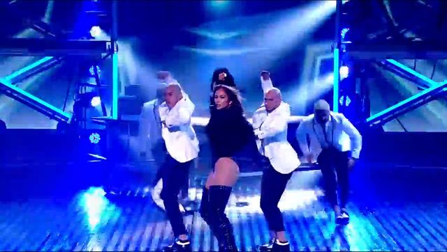 Jennifer Lopez pokazała krocze w Mam Talent (WIDEO) Jennifer Lopez pokazała krocze w Mam Talent (WIDEO)