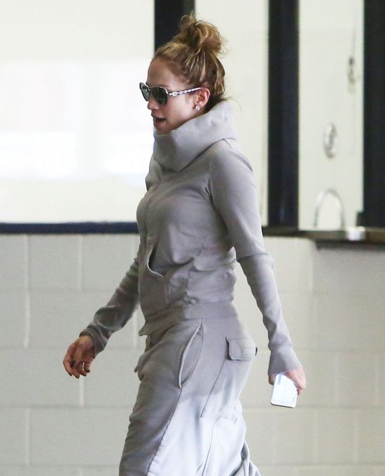 Królowa seksapilu nabrała wiatru w spodnie (FOTO)