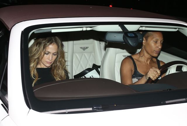 Co robi Jennifer Lopez po kolacji z dziećmi na mieście? FOTO