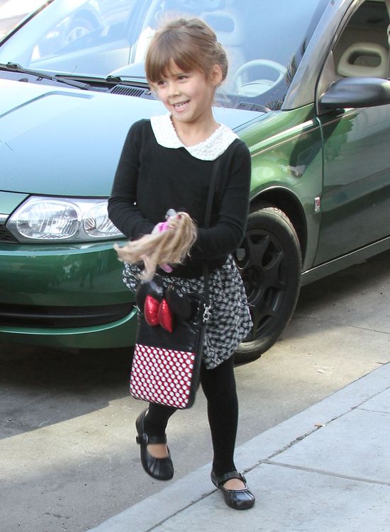 Jessica Alba z pomocnikiem na zakupach (FOTO)  