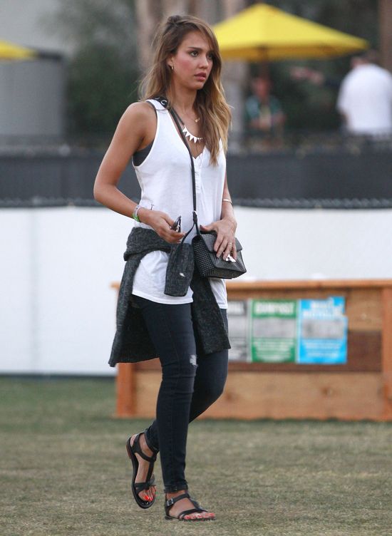 Jak Jessica Alba wróciła do smukłej sylwetki po ciąży? Jak Jessica Alba wróciła do smukłej sylwetki po ciąży?